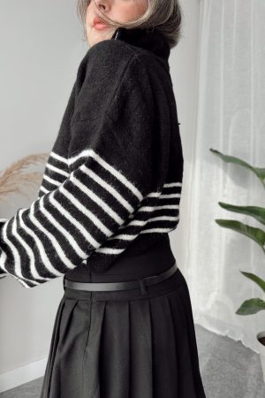 Çizgili Crop Kazak - Görsel 4