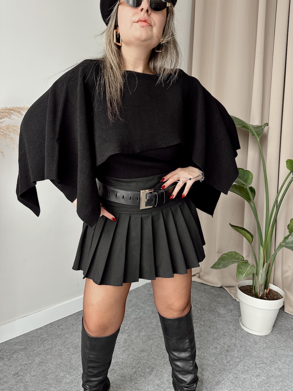 Edited in Tezza with: Vintage, HSL, Shadows, Highlights, & Contrast Siyah Şal Yaka Tasarım Triko Kazak - Görsel 1