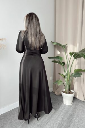 Siyah Viskon A Form Vatkalı Yırtmaçlı Maxi Elbise - Görsel 3