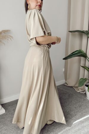 Bej Viskon Dik Yaka Yarasa Kol Bluz - Görsel 3